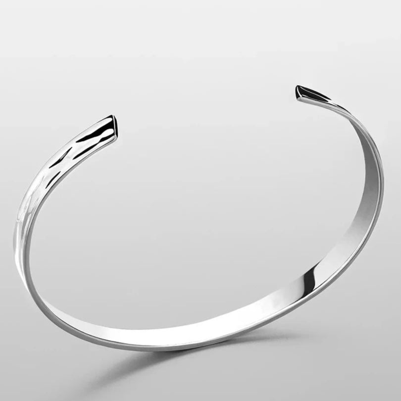 C SHAPE TEXTURE BRACELETE (Silver)